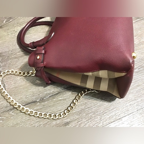 Burberry Bags - Picture 7 of 16